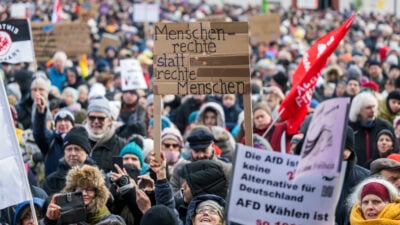 „Wir garantieren mit unserer persönlichen Freiheit“ – „Correctiv“ kontert vor Gericht